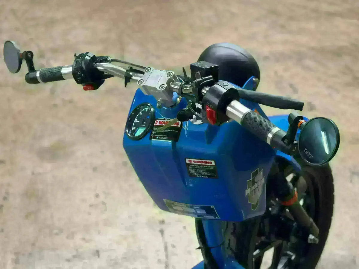 Gen 5 Maddog 150cc scooter blue handlebar close-up, Q9 PowerSports USA youth vehicle
